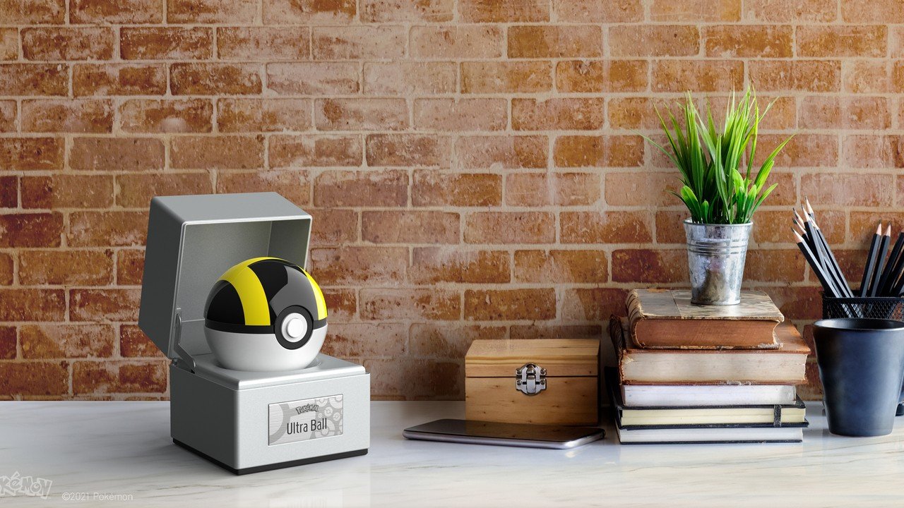 Diese "Premium"-Pokémon-Ultraball-Nachbildung sieht extrem schick aus