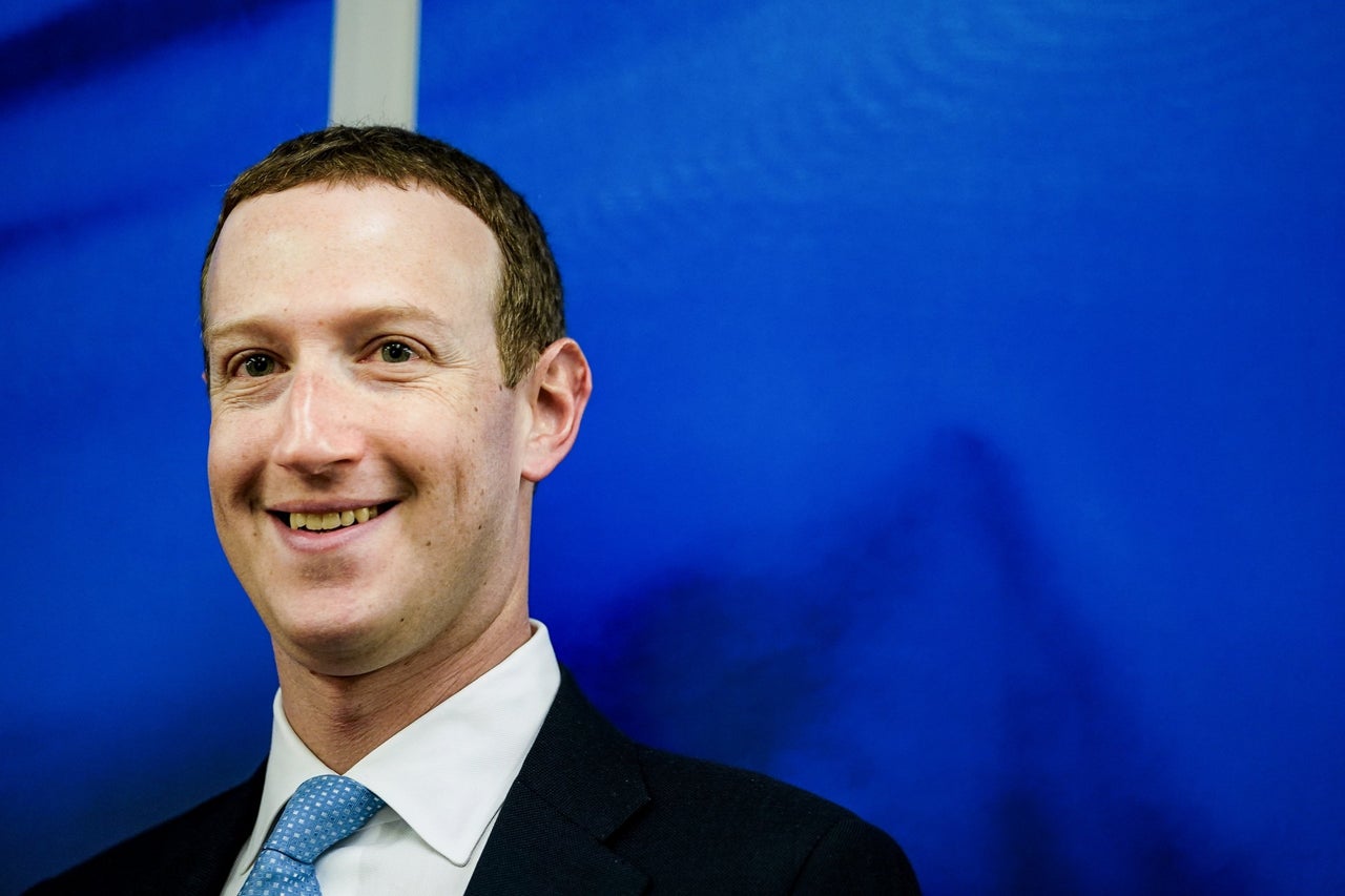 Facebook wird angeblich seinen Firmennamen ändern, um das Metaverse zu umarmen
