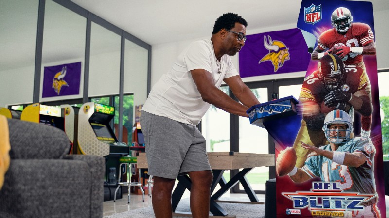 Arcade1Up enthüllt NFL Blitz Legends Cabinet mit Remasters von drei Franchise-Klassikern