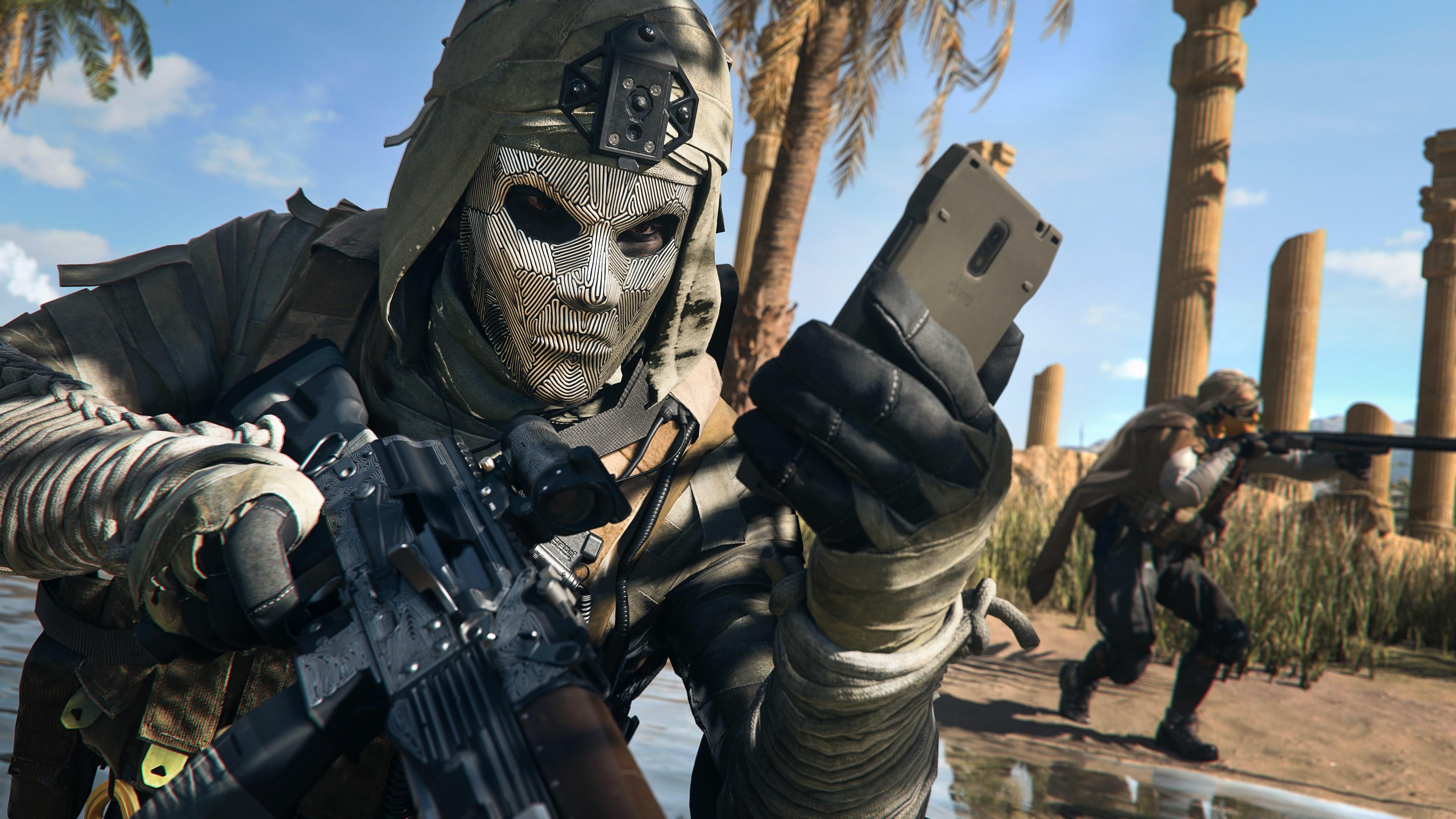 warzone-2-phone.jpg warzone-2-phone.jpg