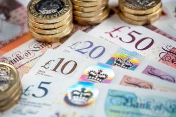 Fast 12 Millionen Briten erhalten ab heute bis zu 600 Pfund an Lebenshaltungskosten