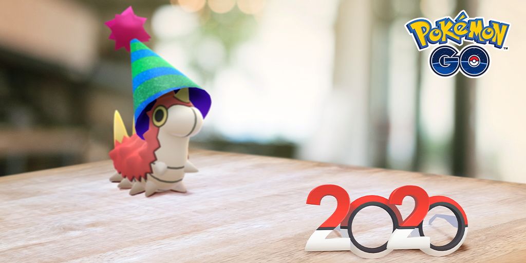 Wurmple trägt einen Partyhut mit dem Pokemon Go-Logo und 