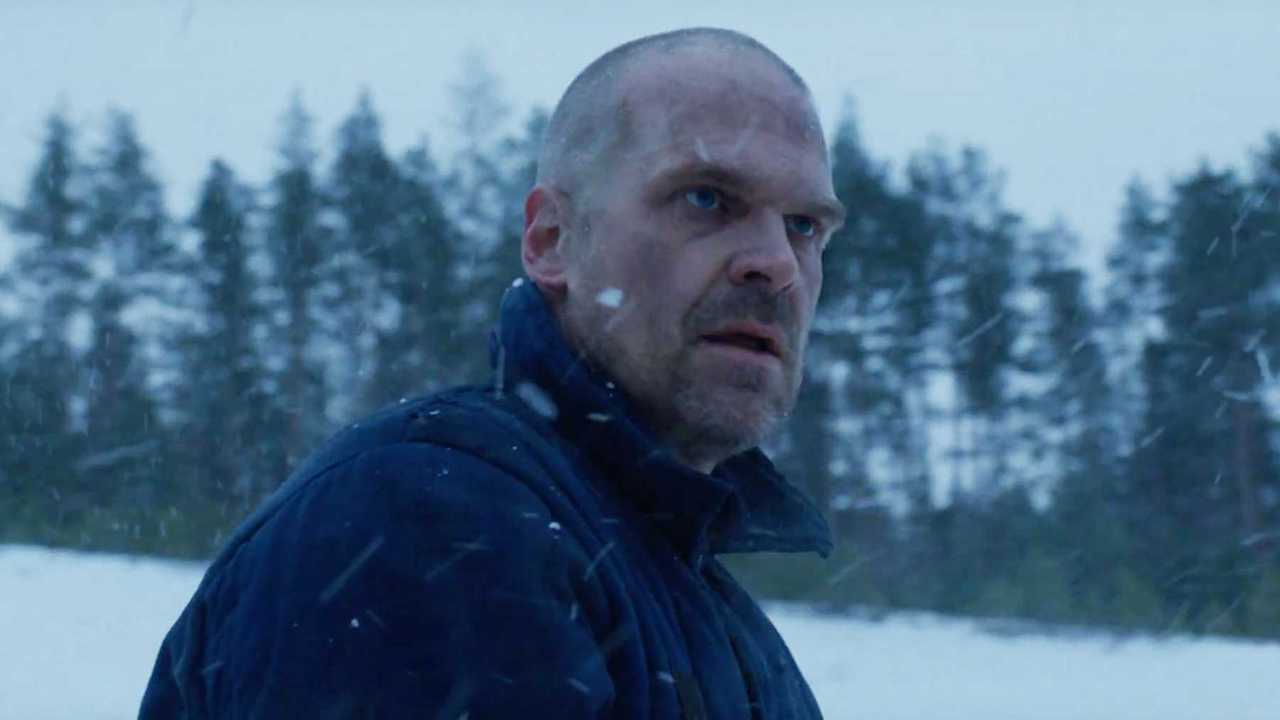 David Harbour und Jodie Comer spielen in einem Horrorspiel mit