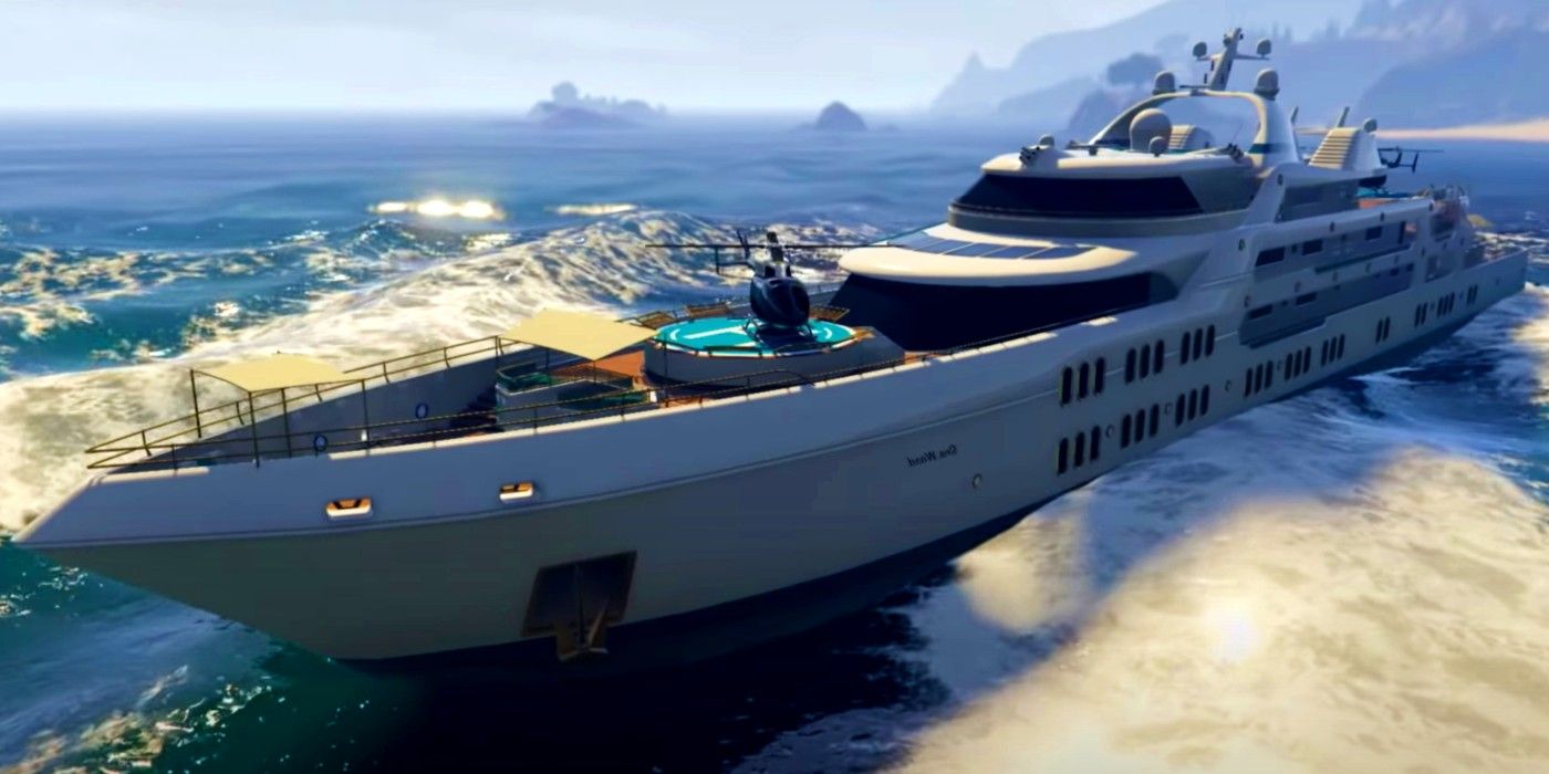 GTA große Yacht auf dem Wasser.