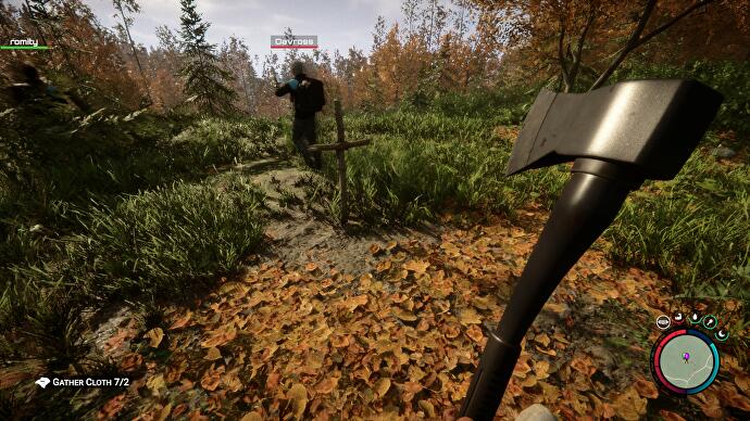 Sons of the Forest - jemanden an einem Grab betrachtend, eine Axt haltend