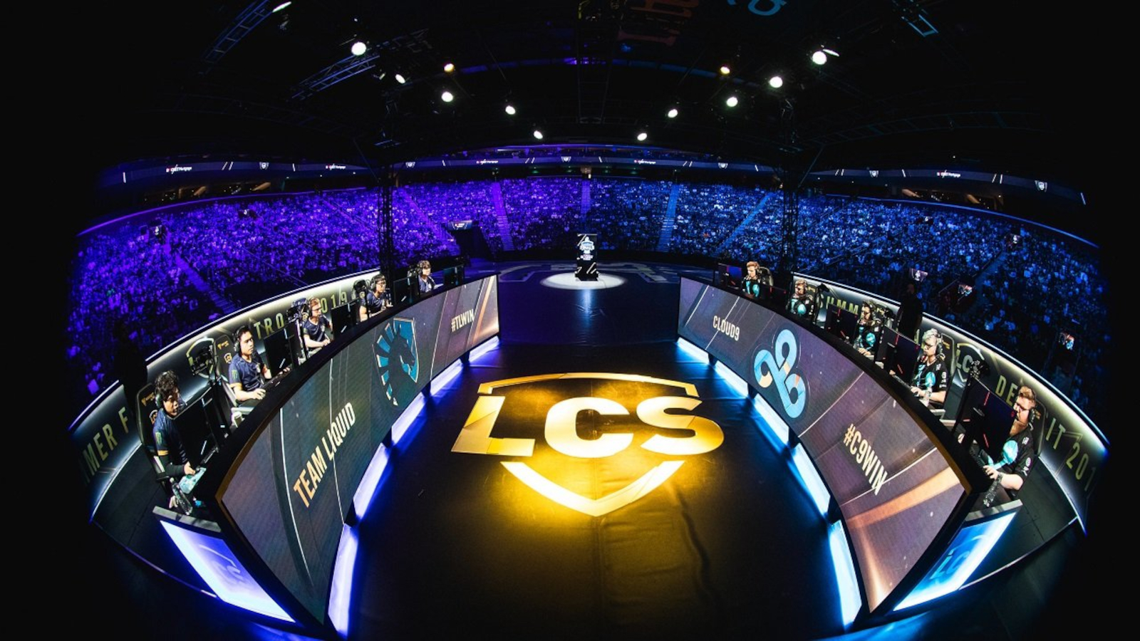 Die Profis von League of Legends verlassen die Bühne als Reaktion auf die jüngste Ankündigung von Unruhen