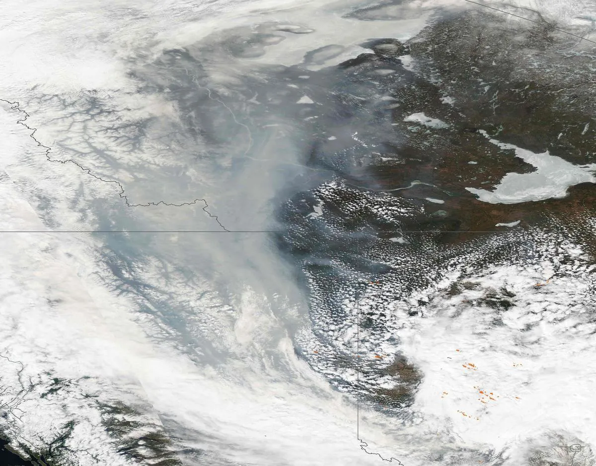 Der Rauch eines Waldbrandes in Alberta gelangt in Teile des GTA