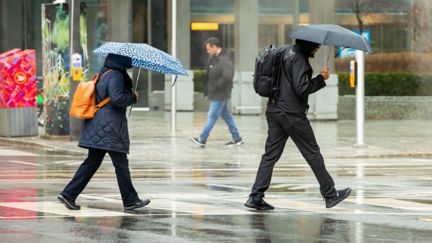 Wetterschutzbehörden warnen davor, dass starke Regenfälle in ganz GTA zu Sturzfluten führen können