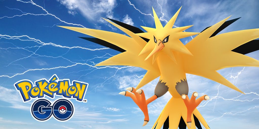 Am Himmel fliegende Zapdos mit Blitzen um sie herum und dem Pokemon Go-Logo auf der linken Seite