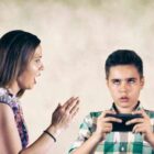 Kid checkt Reddit, um zu sehen, ob Fortnite um 21 Uhr schließt, seine Mutter hatte recht Creo Gaming