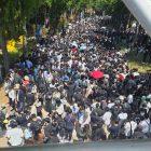 Pokémon Mega Festa: 40.000 Menschen sorgen in Korea für Chaos. "Pokemon Mega Festa" Shut Down in Korea After 40,000+ Crowd Turns Chaotic Over Magikarp Promo - PokeBeach