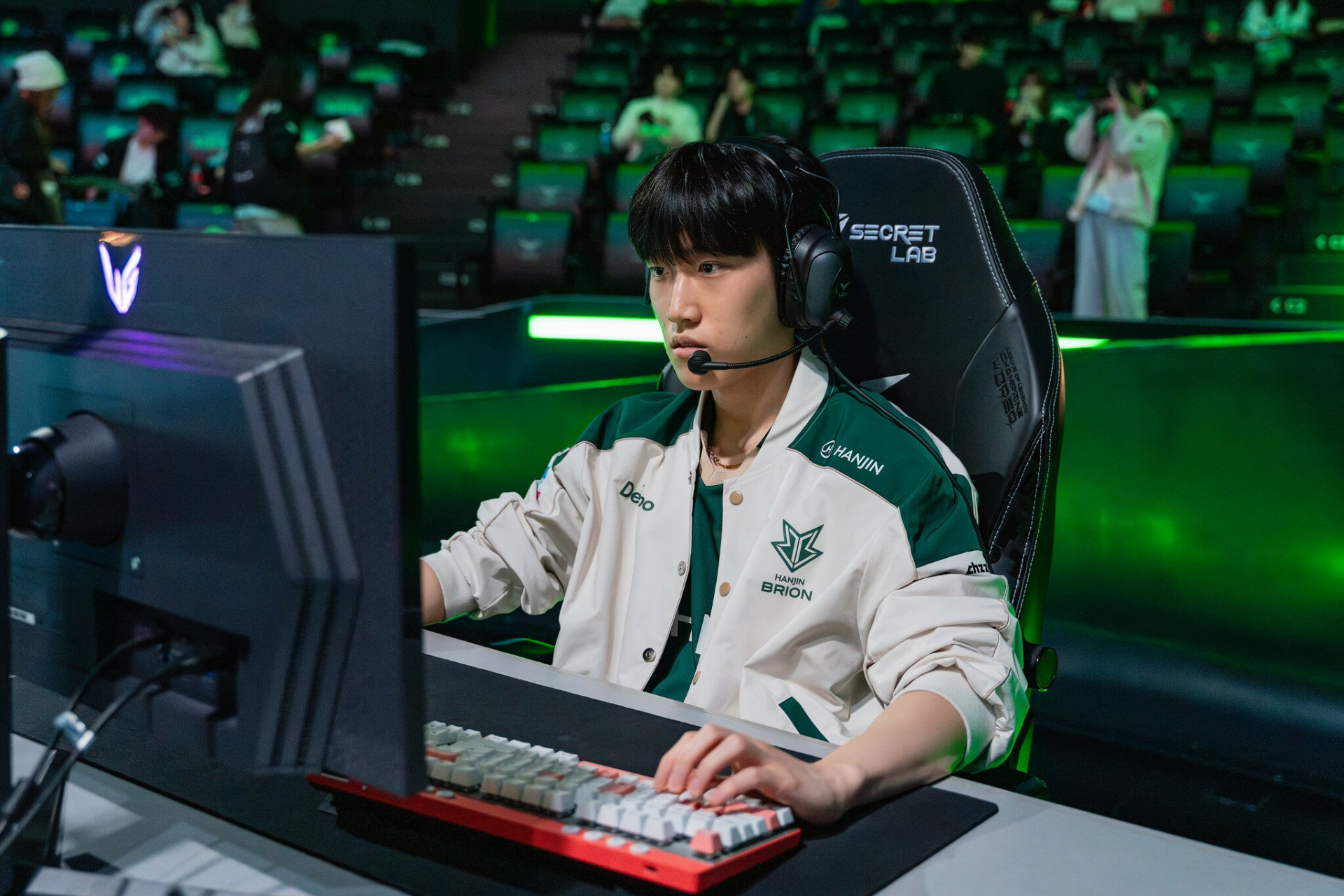 'Casting' on the Importance of 'Communication' in Team Games'