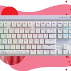 Logitech Genshin Impact TKL: überraschende 56 % Rabatt bei Amazon! Logitech G515 TKL on a pink deals background