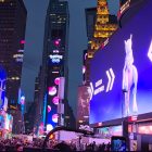 Pokémon Go: Die Mewtwo-Kontroverse am Times Square und ihre leidenschaftlichen Reaktionen. Pokemon Go's Times Square Mewtwo Controversy Explained